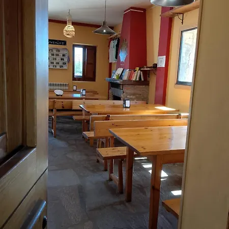 Hostel Monte Irago *
