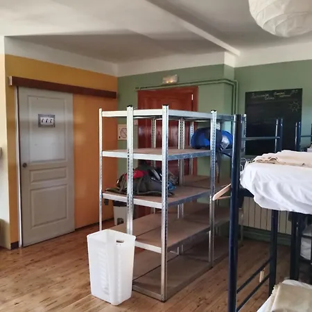 Monte Irago Hostel *